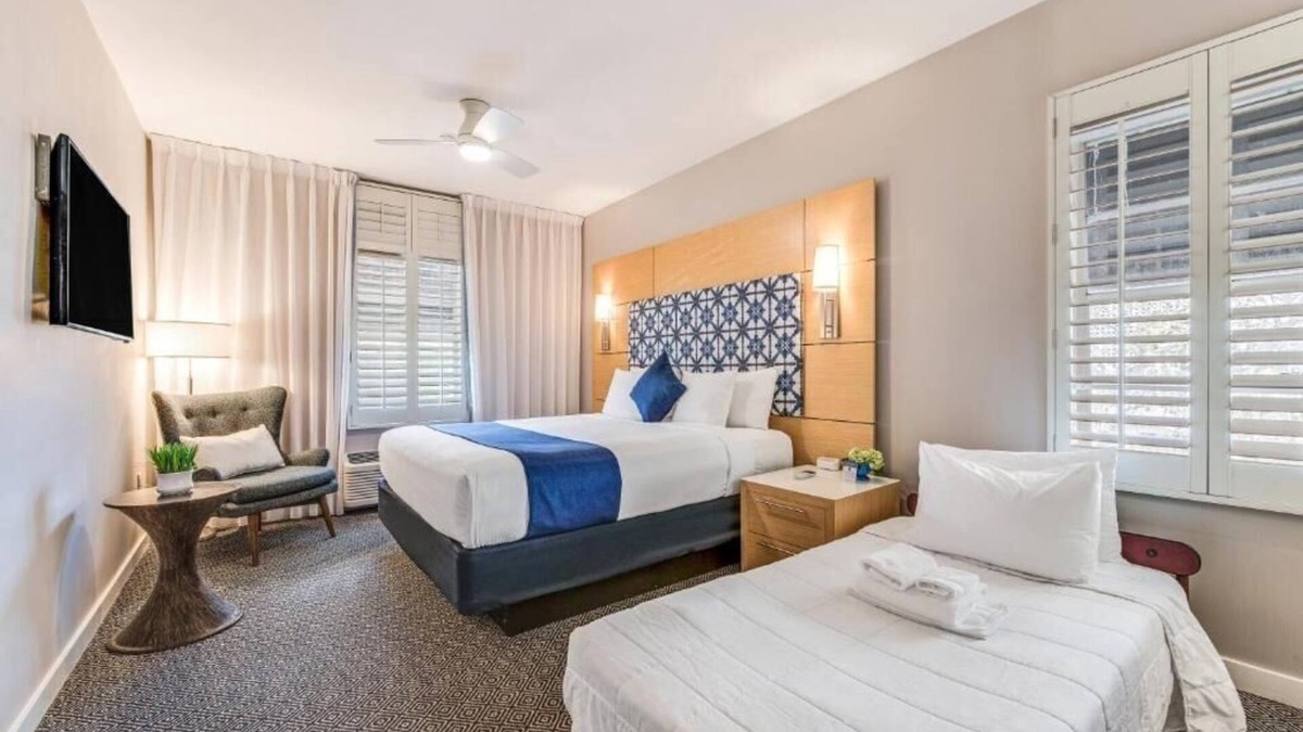 Bay Harbor Islands Apartment | Standard King Room Near Pura Vida MIA
