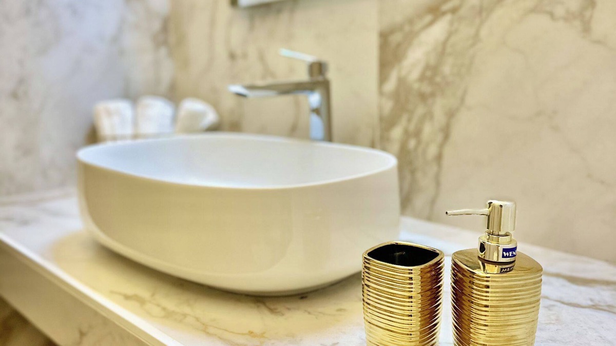 Calambrone Apartment | Standard king ground floor apartment