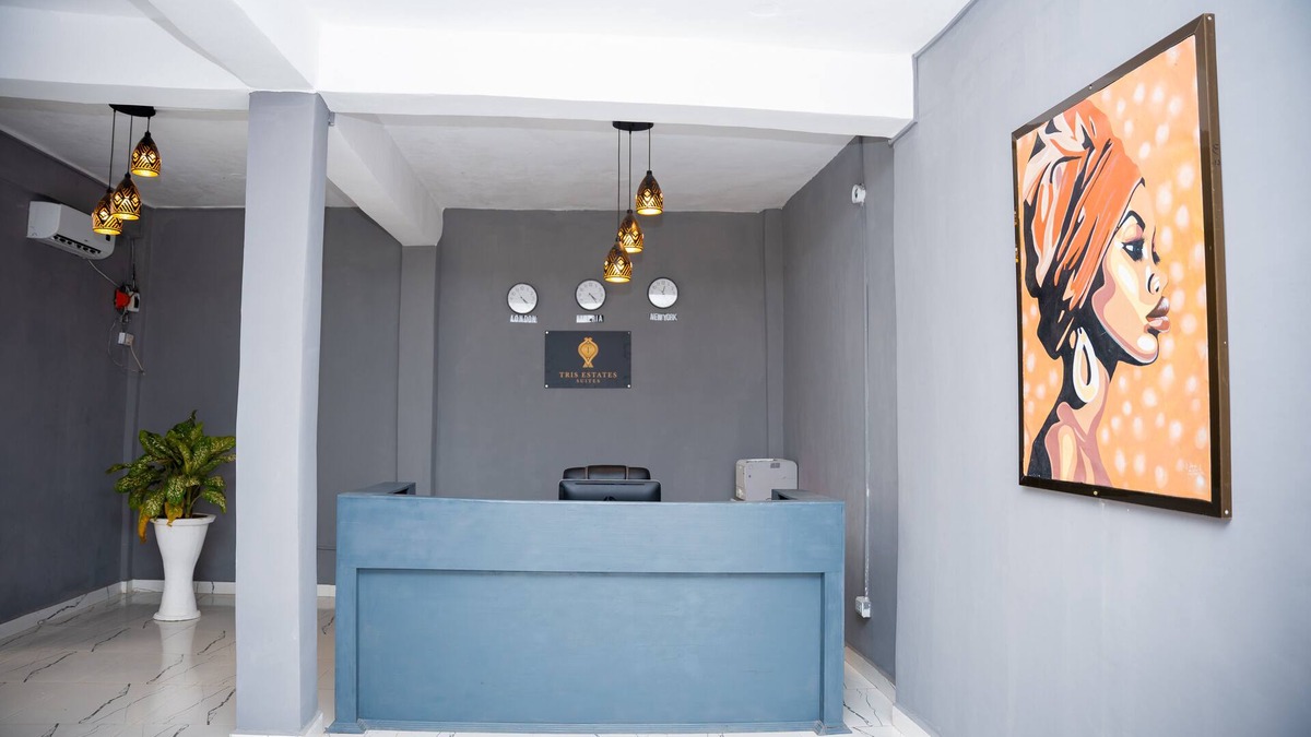 Margibi County Apartment | Standard Queen Room