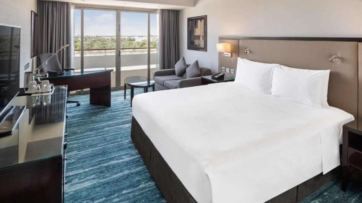 Al Ain Apartment | Standard Room Near Al Sarouj Roundabout