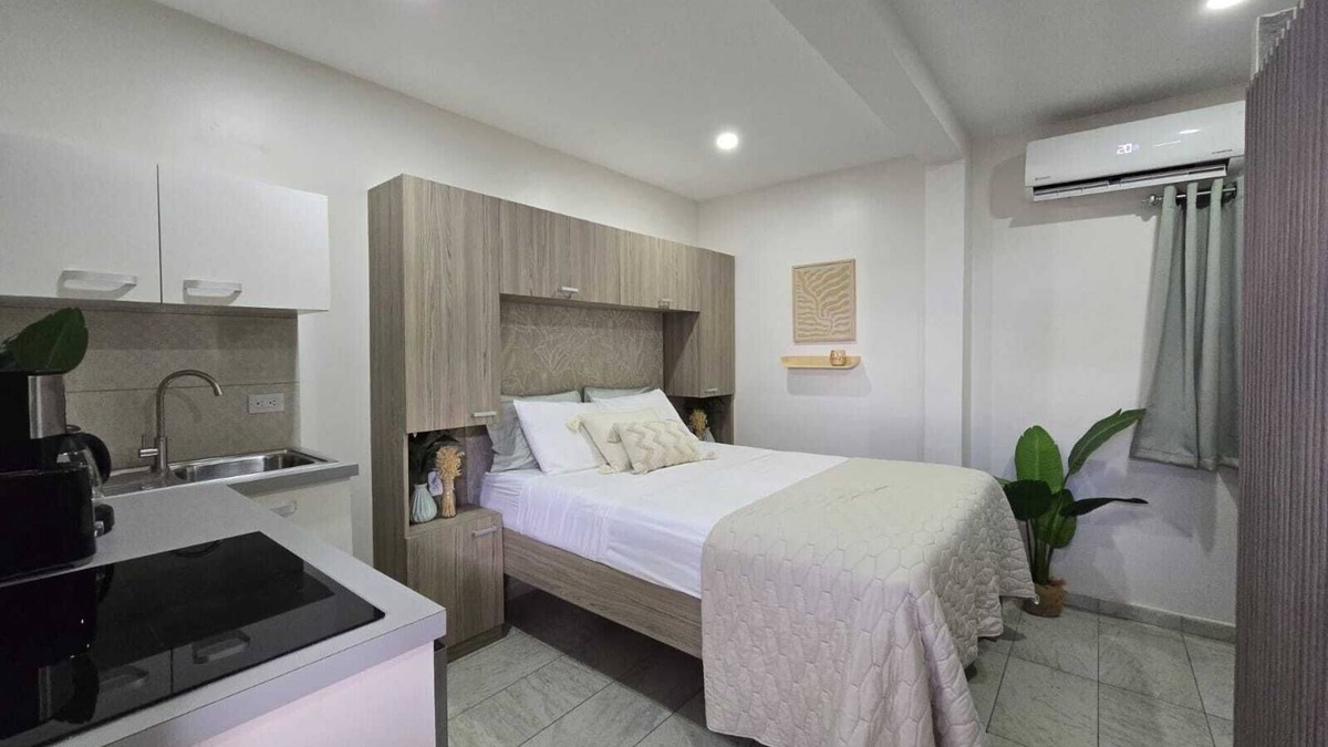 Cunucu Abao Apartment | Standard Studio in Aruba, pool, walking distance to Eagle Beach!