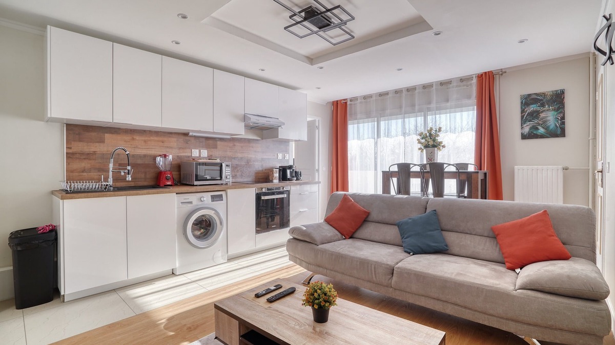 Deuil-la-Barre Apartment | Standing-4 Bedrooms -free Parking -15mn From Paris