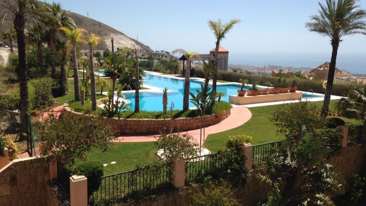Benalmadena Apartment | STANDING apartment in a heavenly setting
