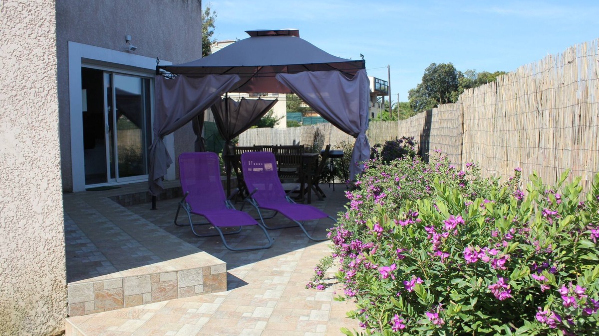 Eccica-Suarella Apartment | STANDING in F3 BOTTOM OF VILLA, 5 minutes BEACHES