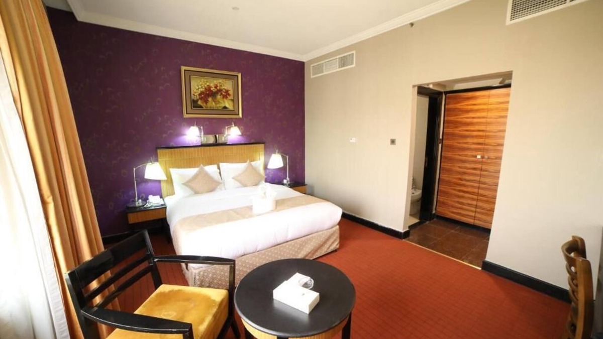 Al Sharq Apartment | Standrad King Room Near Sharjah Corniche