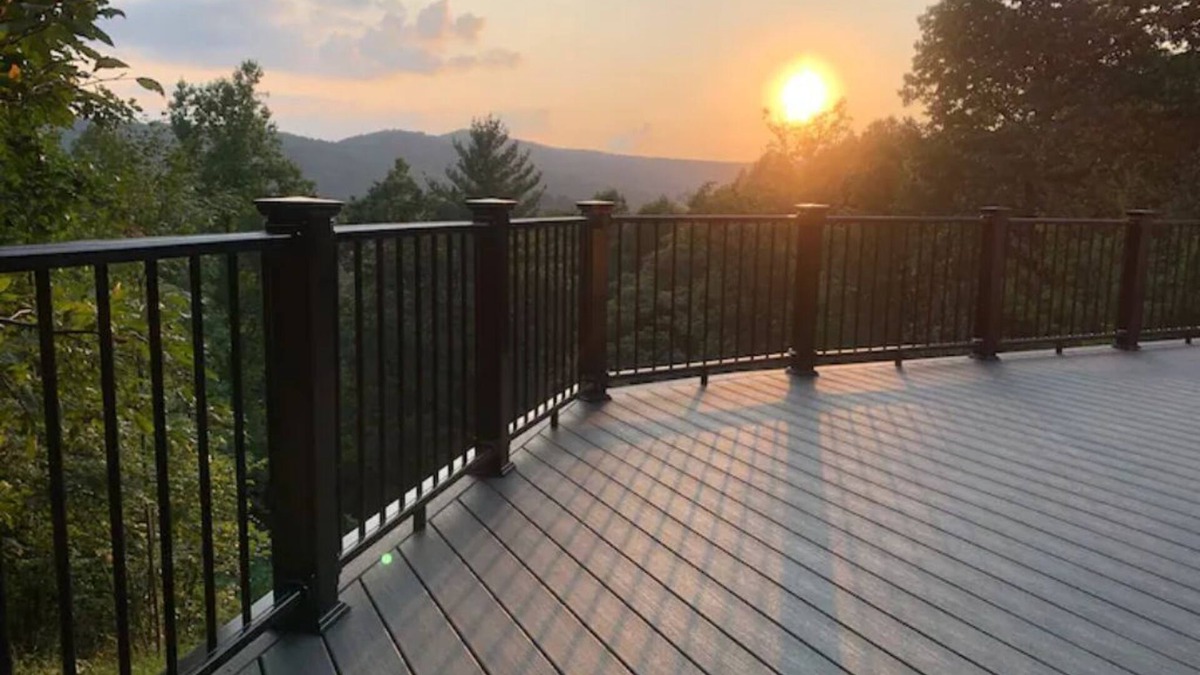 Stanley Cabin | Stanley Hollow - 60 Acres, Starlink Satellite WiFi, 2 miles of private hiking