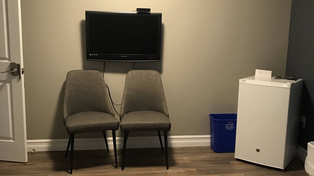 Clarenville Hotel | Stanley House