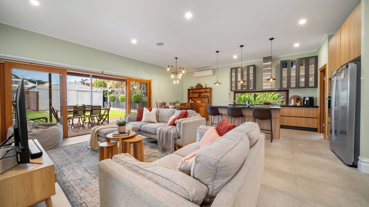 Woodville Park House | Stanley Stay - Sauna, Play Set, WiFi, Central Location!