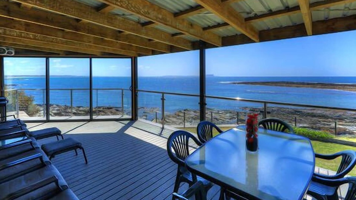 Cowrie Point House | Stanley View Beach House