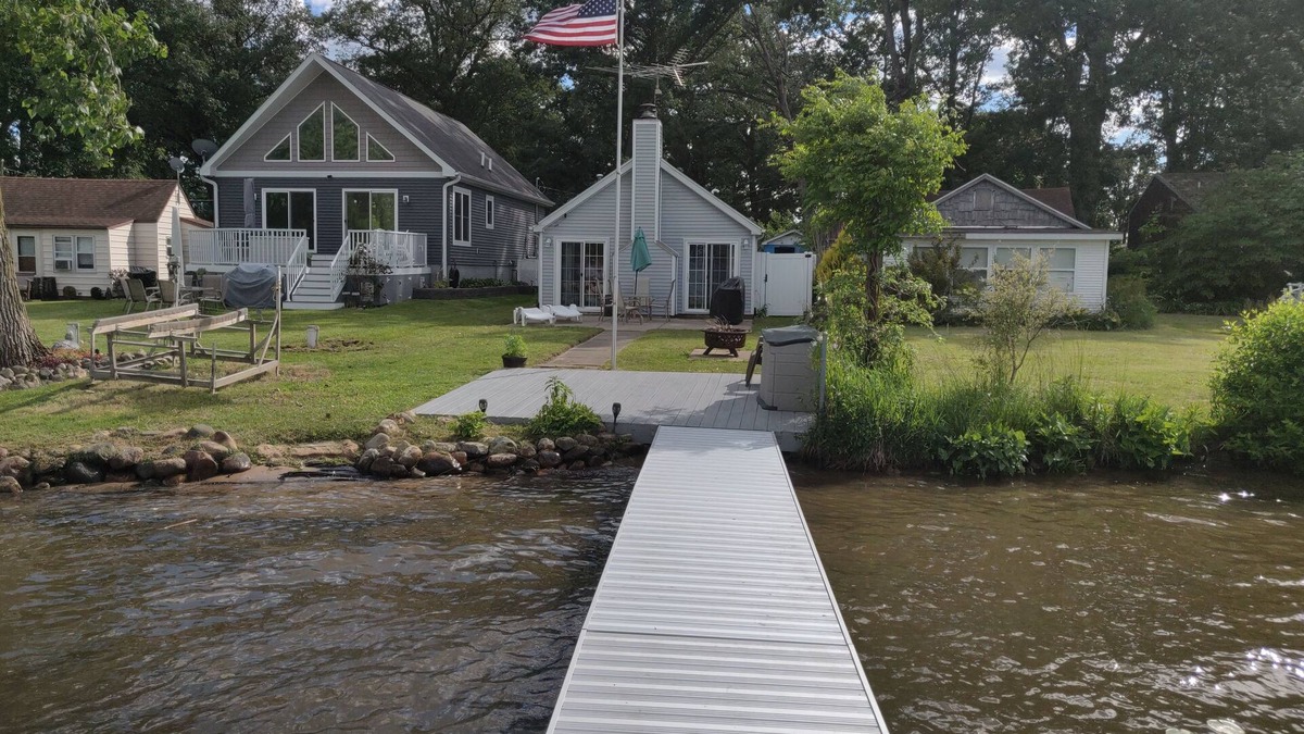 Bronson Cottage | "Star Gazer" cottage on Lakeside Matteson Lake. All sports with a dock!