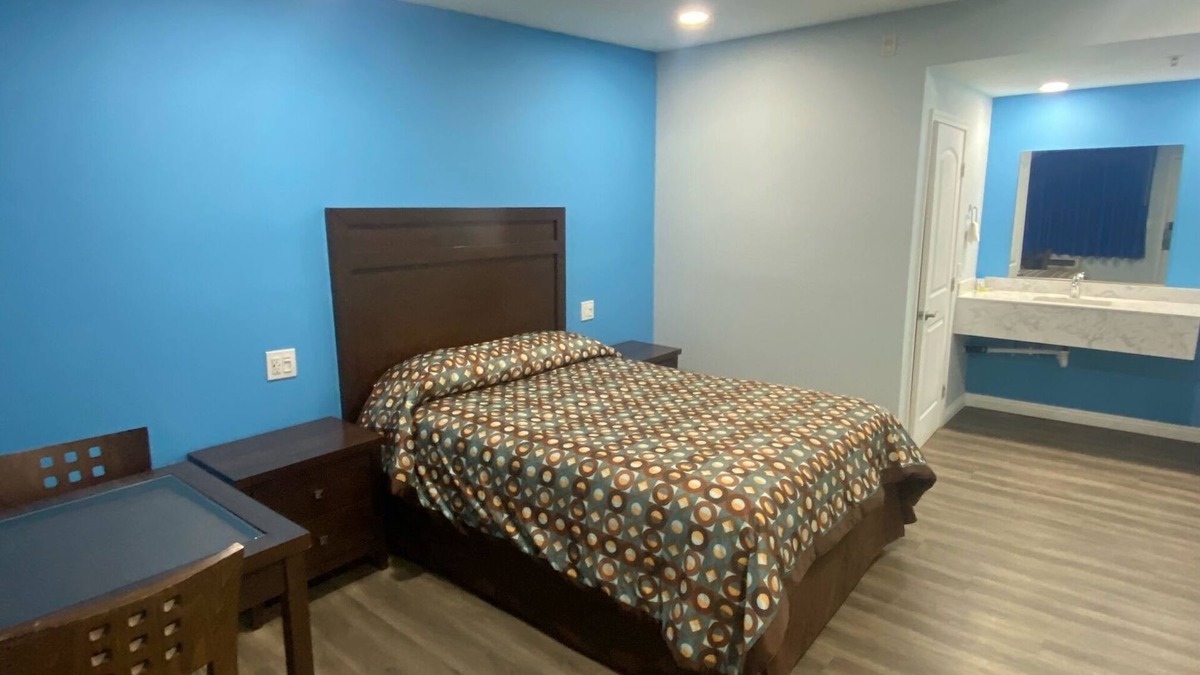 East Side Costa Mesa Hotel | Star Inn Motel
