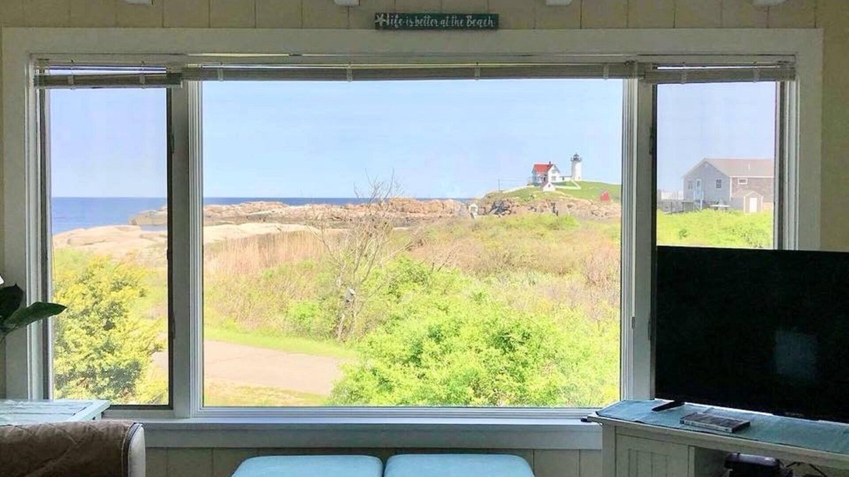 York Beach Cottage | Star Of The Sea! Charming 3-bedroom cottage in York!