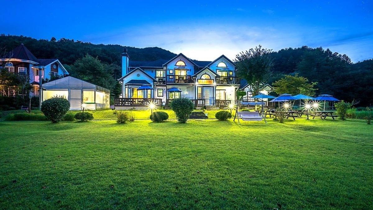 Seo Condo | Star Sonata Pension