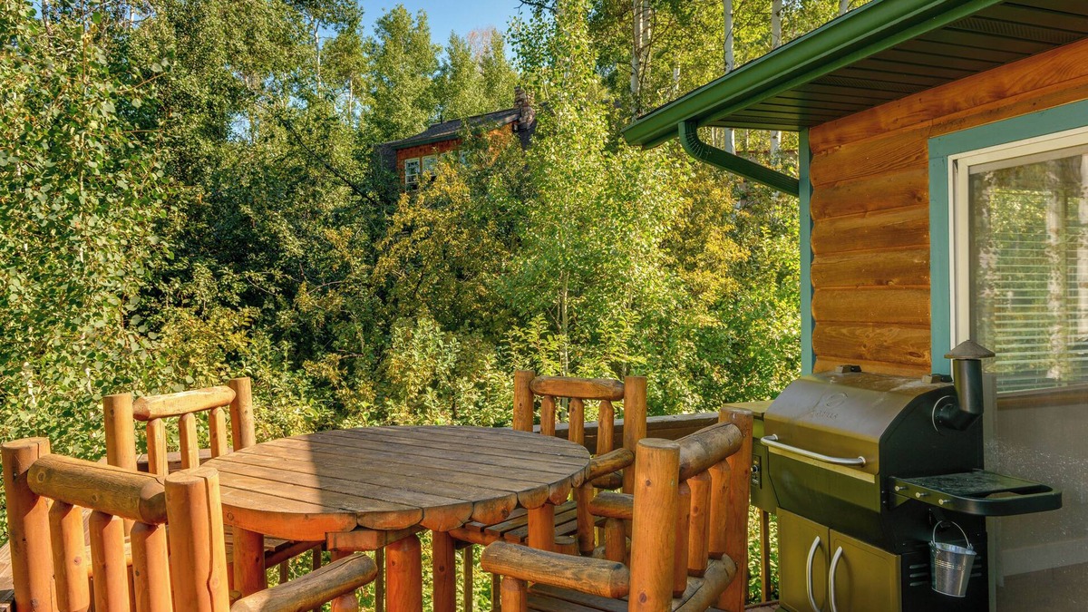 Star Valley Ranch Cabin | Star Valley Ranch Cabin Rental w/Private Hot Tub!