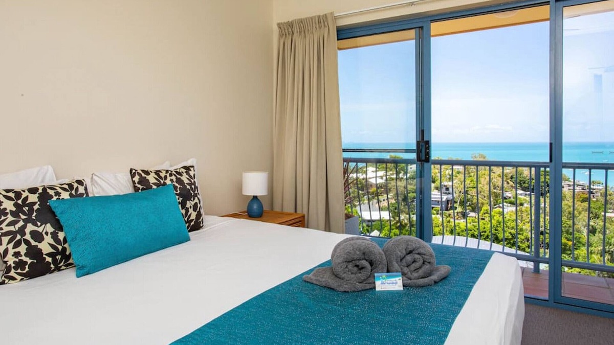 Airlie Beach Apartment | Star View 9 Pool WI-FI