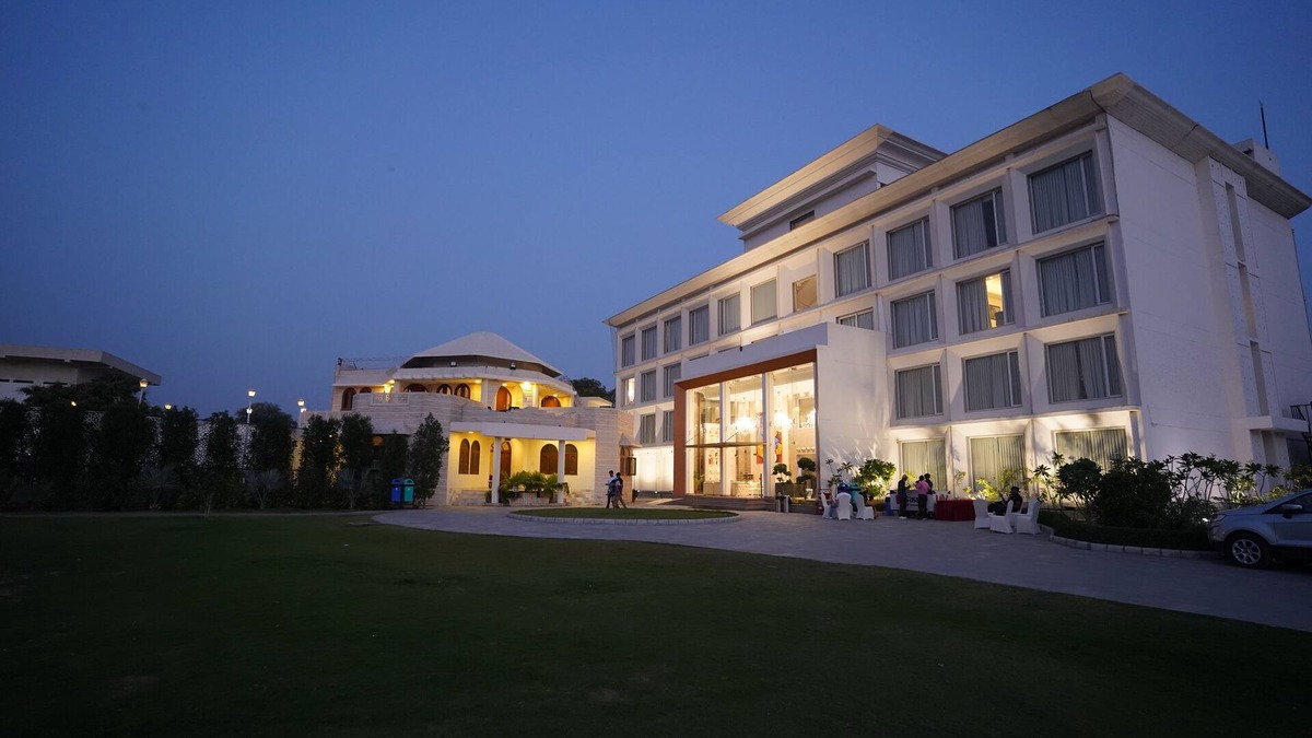Jaipur Hotel | Stardom Resort