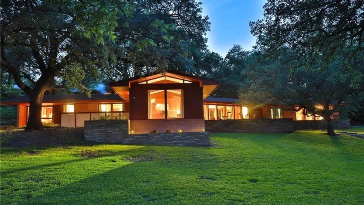 Coleman House | Stardust Retreat: 2 Houses, 6 Bedrooms on 3 Acres