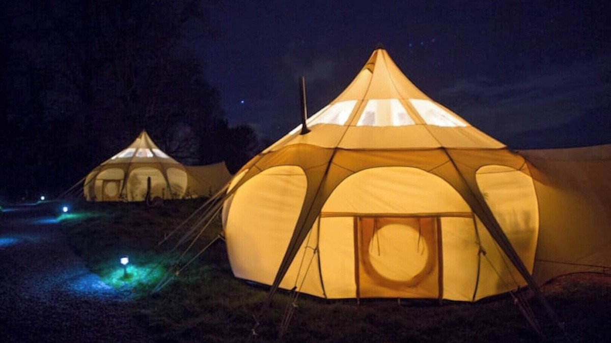 West Buckland RV Rental | Stargaxing, hot tub and wood fire
