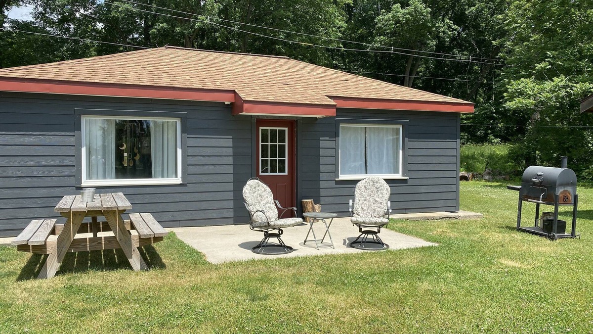 Three Rivers Cottage | Stargazer Cottage - Lakefront Cottages On Semi-private Lake, Beach, Boats, Fun!