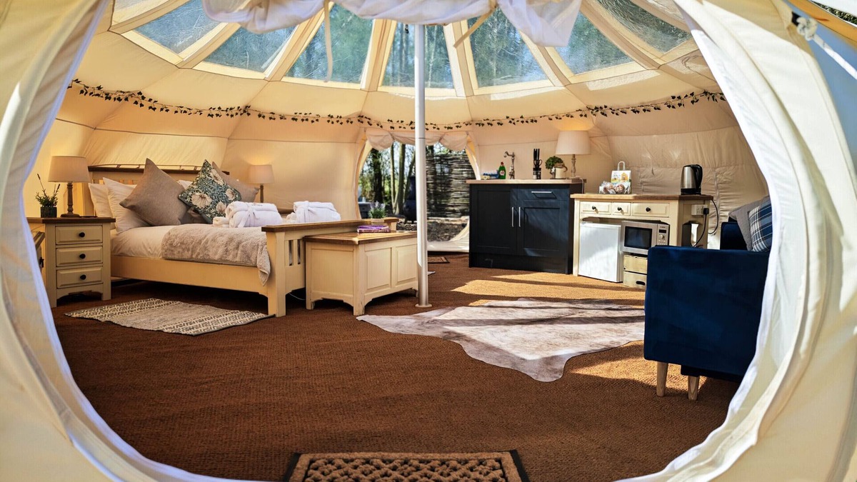 Aldborough RV Rental | Stargazer Glamping w/Hot Tub (Deer's Glade)