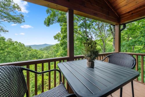Ridgeline Vistas House | Stargazer - Secluded North GA Mountain Retreat - Incredible Views, Hot Tub, Cozy Fireplace, Porch Swing, Billiards Table - Miner