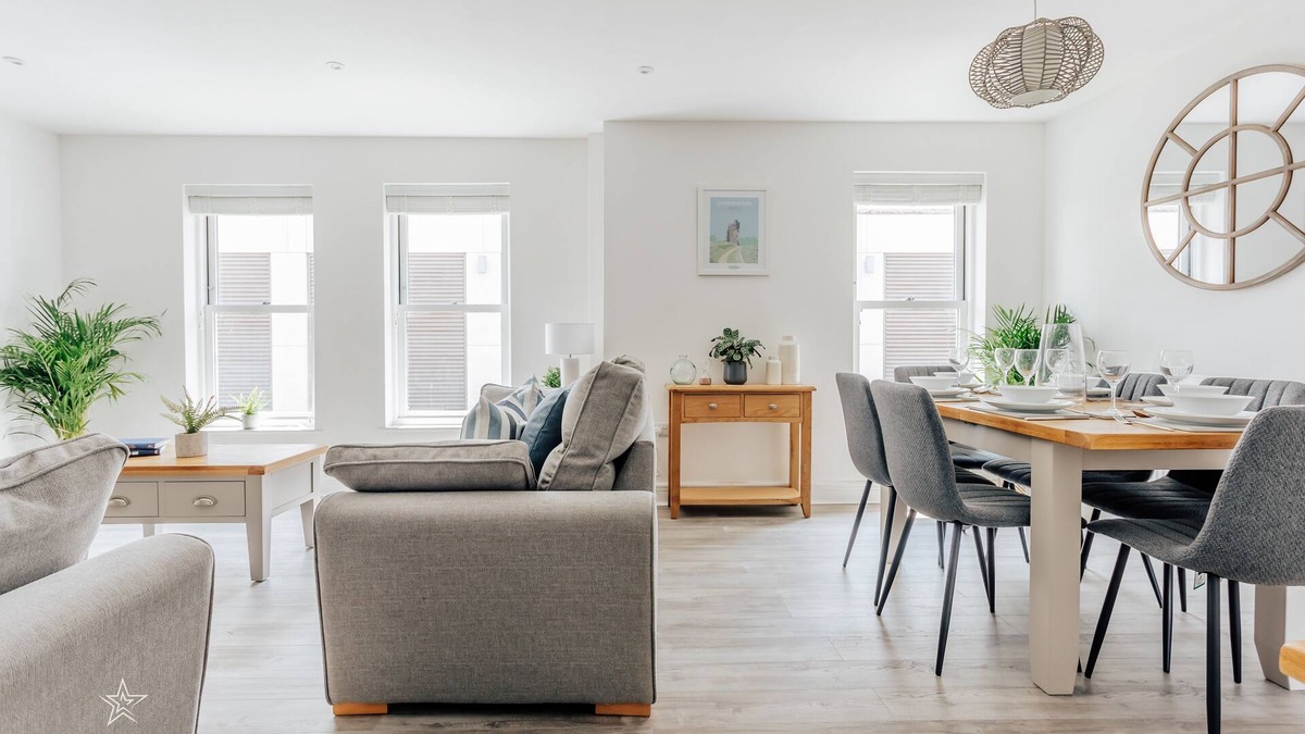 Newbury Apartment | Starhost Residences Brand New 2 Bedroom Apartment in Newbury Town Centre