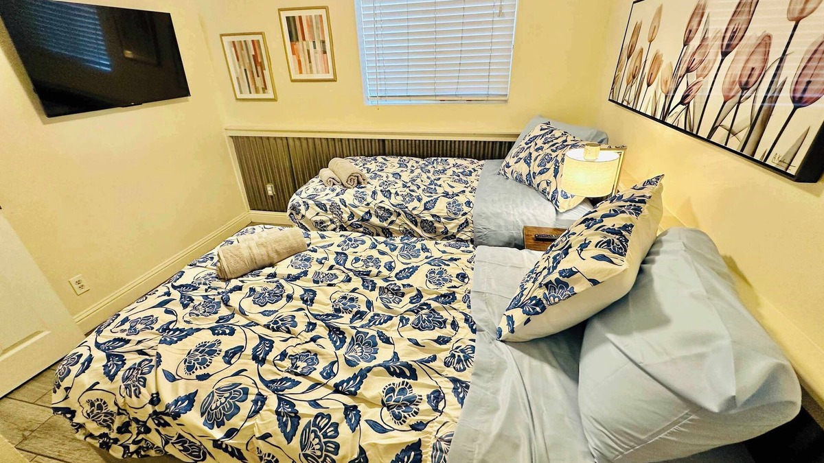 West University Apartment | Starlight Dream Cabin