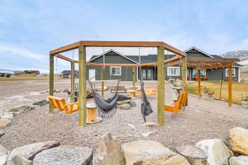 Northwest Montana - Glacier National Park House | Starry Skies and Mtn Views Family Retreat in Elmo