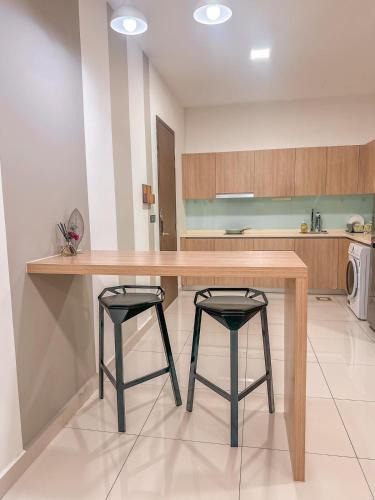 Masai Apartment | Starry x 4 pax Studio Room FREE Netflix and wifi