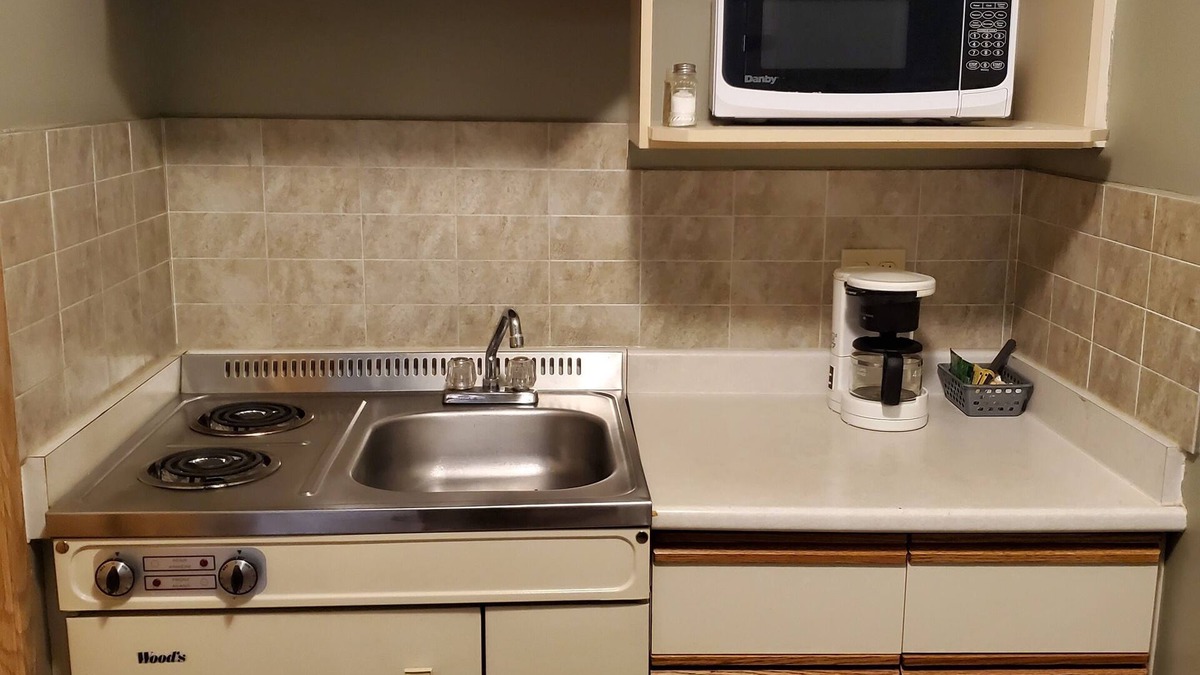Fort Saskatchewan Hotel | Stars Inn - Motel