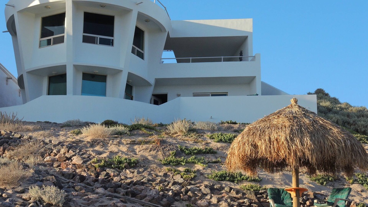 Las Conchas House | Starship Beach House With Panoramic Oceanfront Views On An Endless Beach