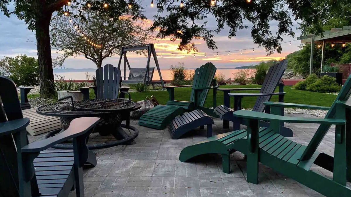 Amherstburg House | Start of the EPIC Wine Trail, Harrow on Beautiful Lake Erie