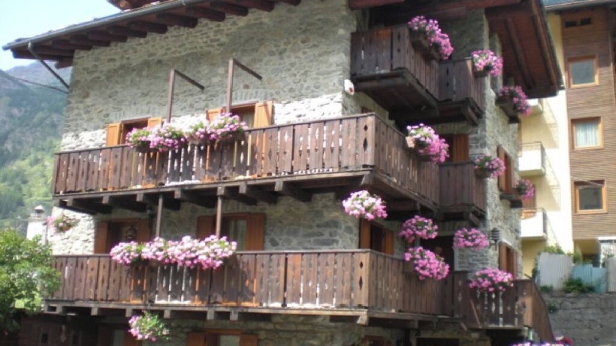 Epinel Apartment | Starting point for excursions within Naz. Park. Gran Paradiso