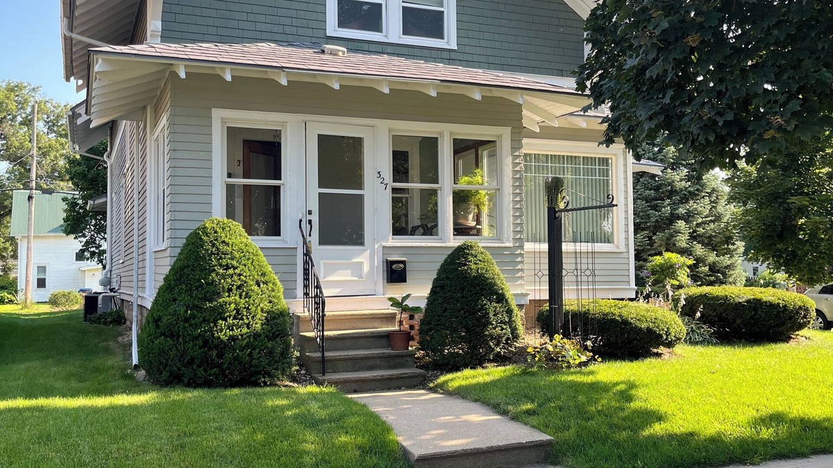 Dyersville House | Stately 3-bedroom home in peaceful Dyersville, Iowa