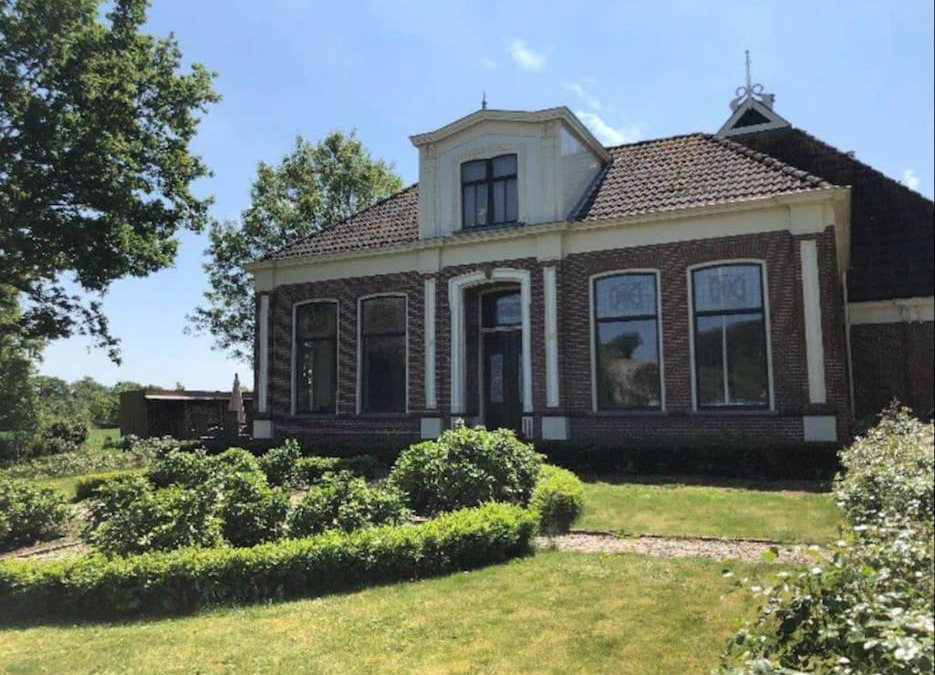 Hoogzand House | Statige boerderijwoning met vrij uitzicht en tuin