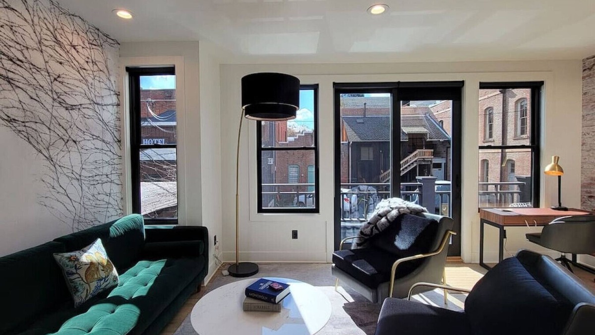 Jacksonville House | Station House Suite B~Downtown Jacksonville~Rooftop Patio~Walking Distance to Britt!