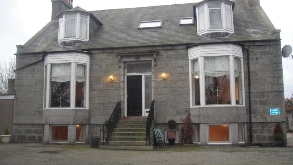 Dyce House | Station View Guest House
