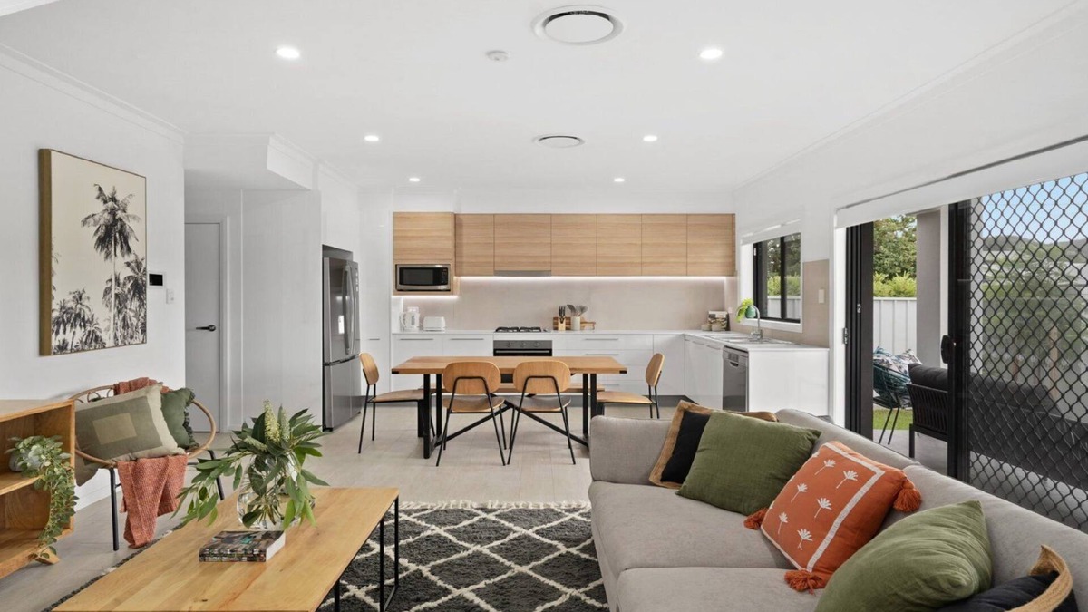 Booker Bay Apartment | Stay 3 nights, pay 2->Stroll to cafes