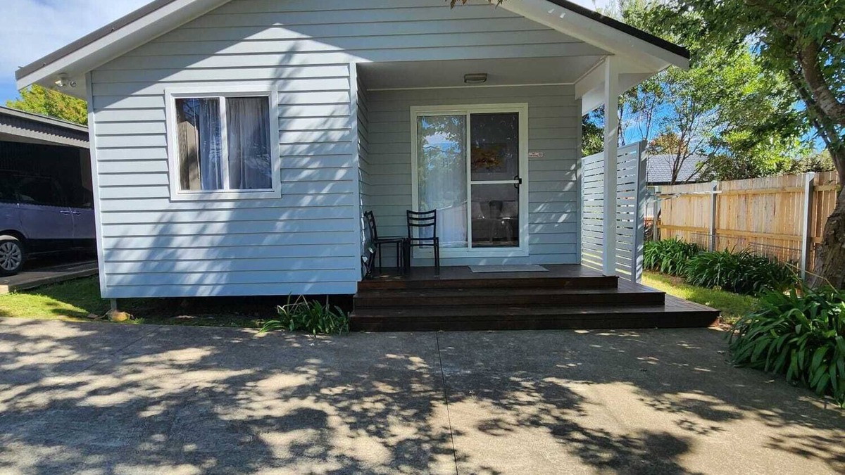 Colo Vale Cottage | Stay and Relax 1 - Promotion wine and snacks for May.