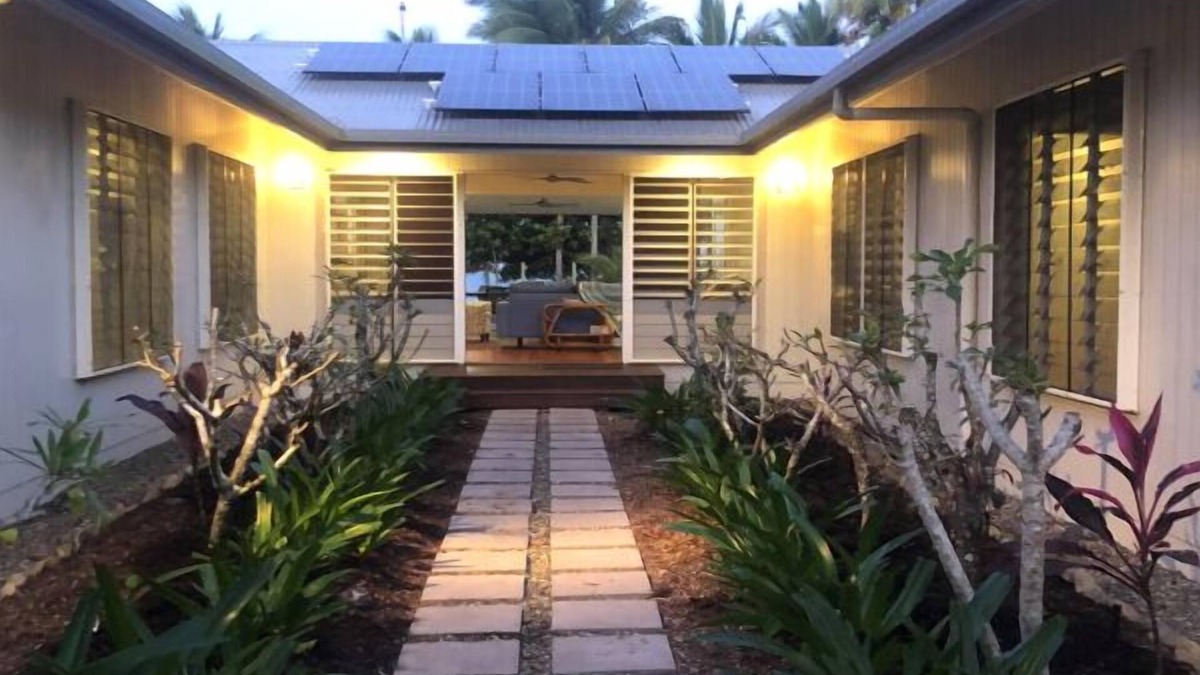 Mission Beach House | Stay at ‘Fleur De Mayo’