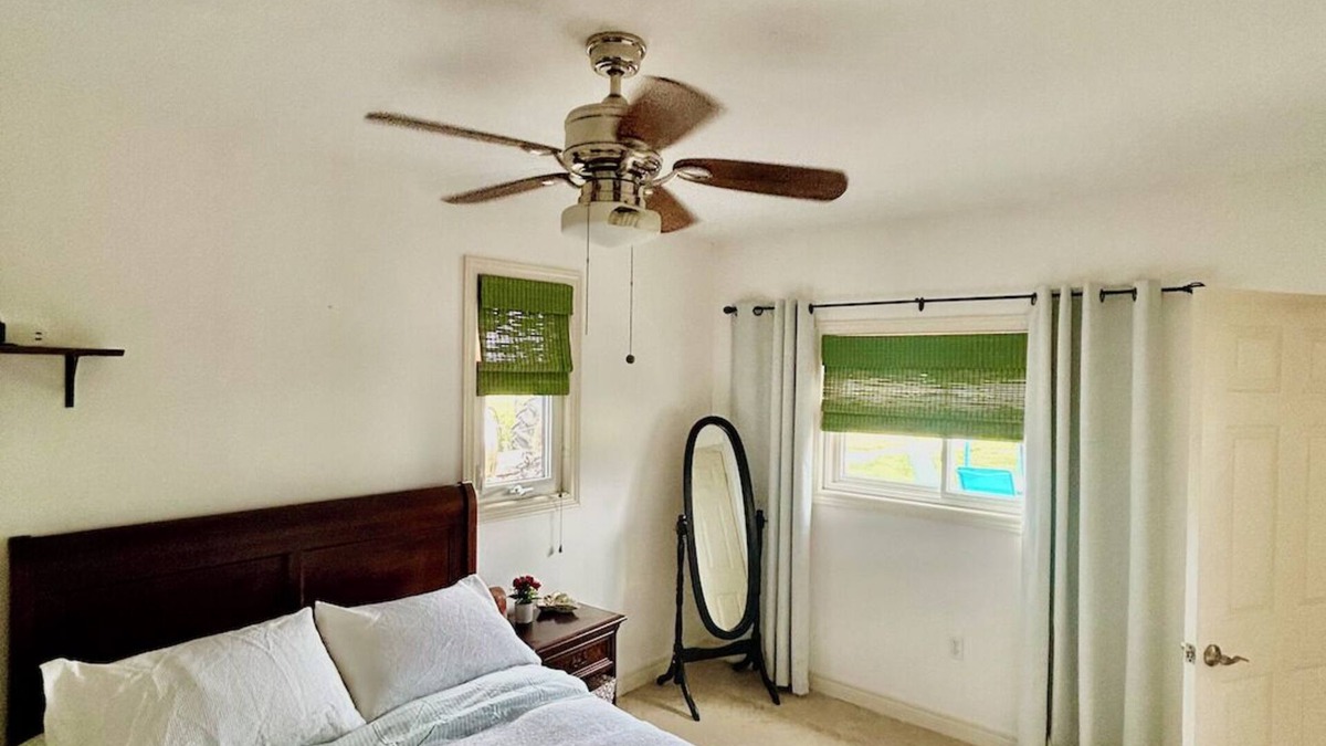 Jordan Station House | Stay at Jordan Valley Vineyards Barnhouse