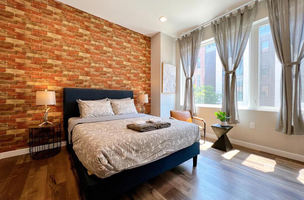 Fairmount Apartment | Stay at Luna on Ridge Ave