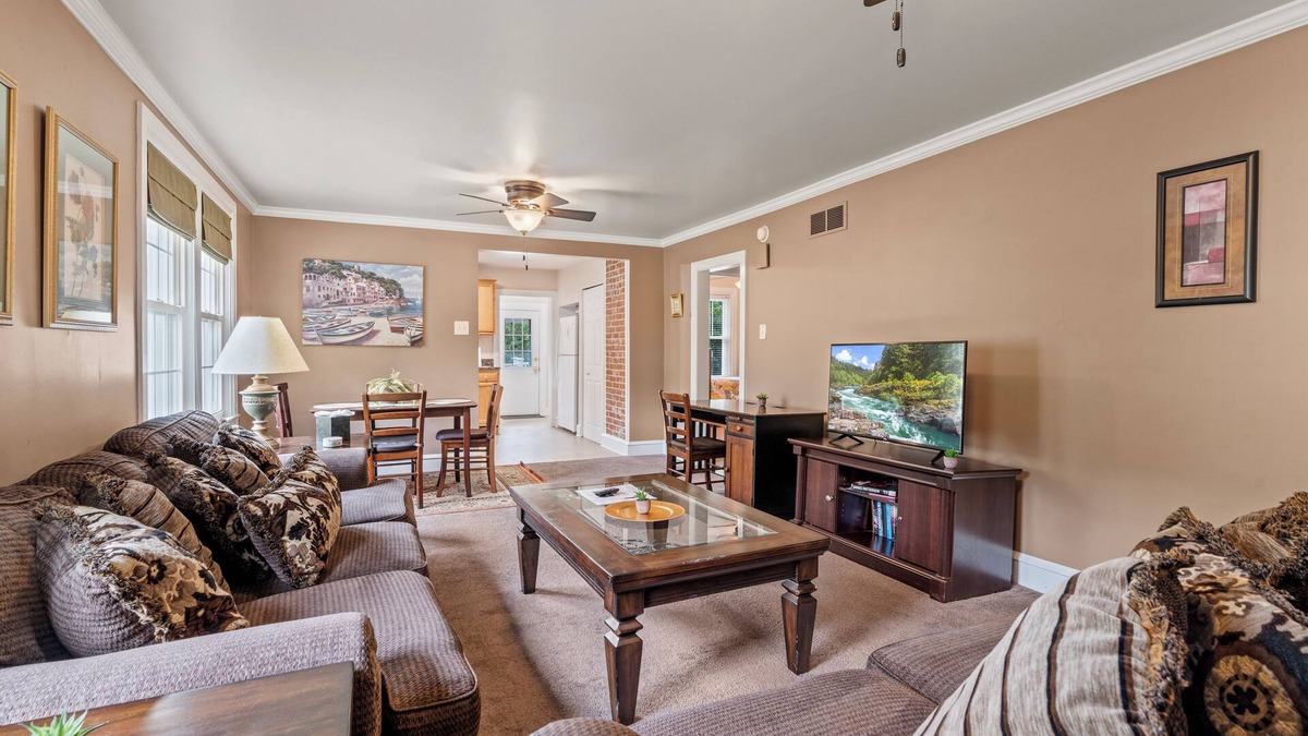Wayne Apartment | # Stay At Our Tasteful, Private, & Elegant Abode #