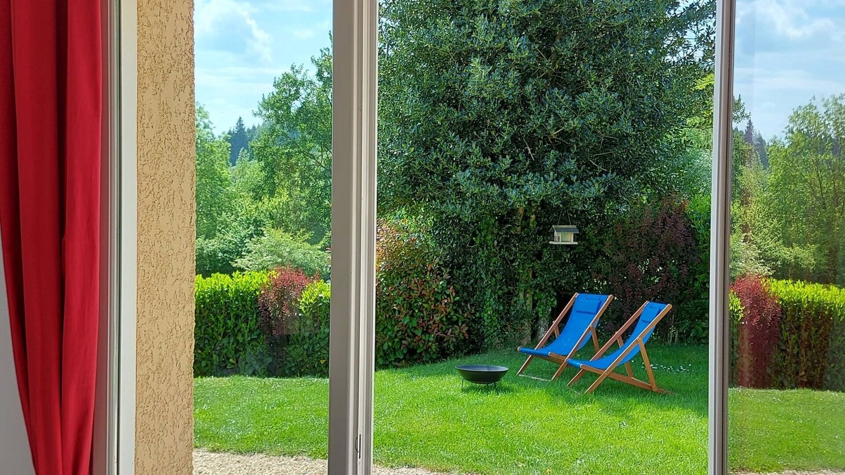 Saint-Appolinaire House | Stay at the foot of a national forest