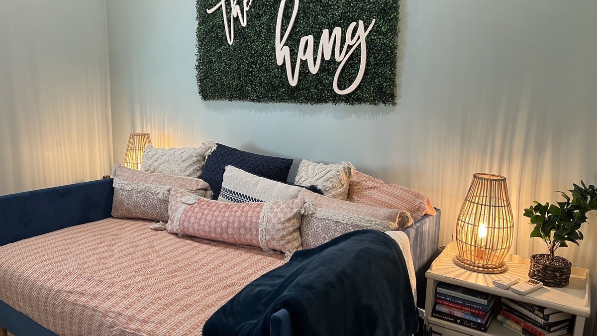 Bellevue Apartment | Stay at the Hang- a 70's Inspired Suite in Nashville!