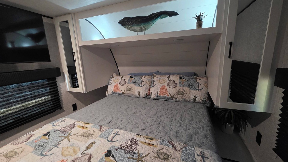 Perry House | Stay at The Rusty Hooker a Cozy Camper in Perry Fl
