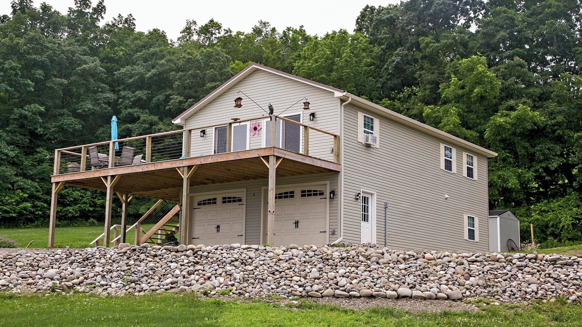 Bradford House | Stay Awhile — Your Cozy Lakeview Escape on Lamoka Lake