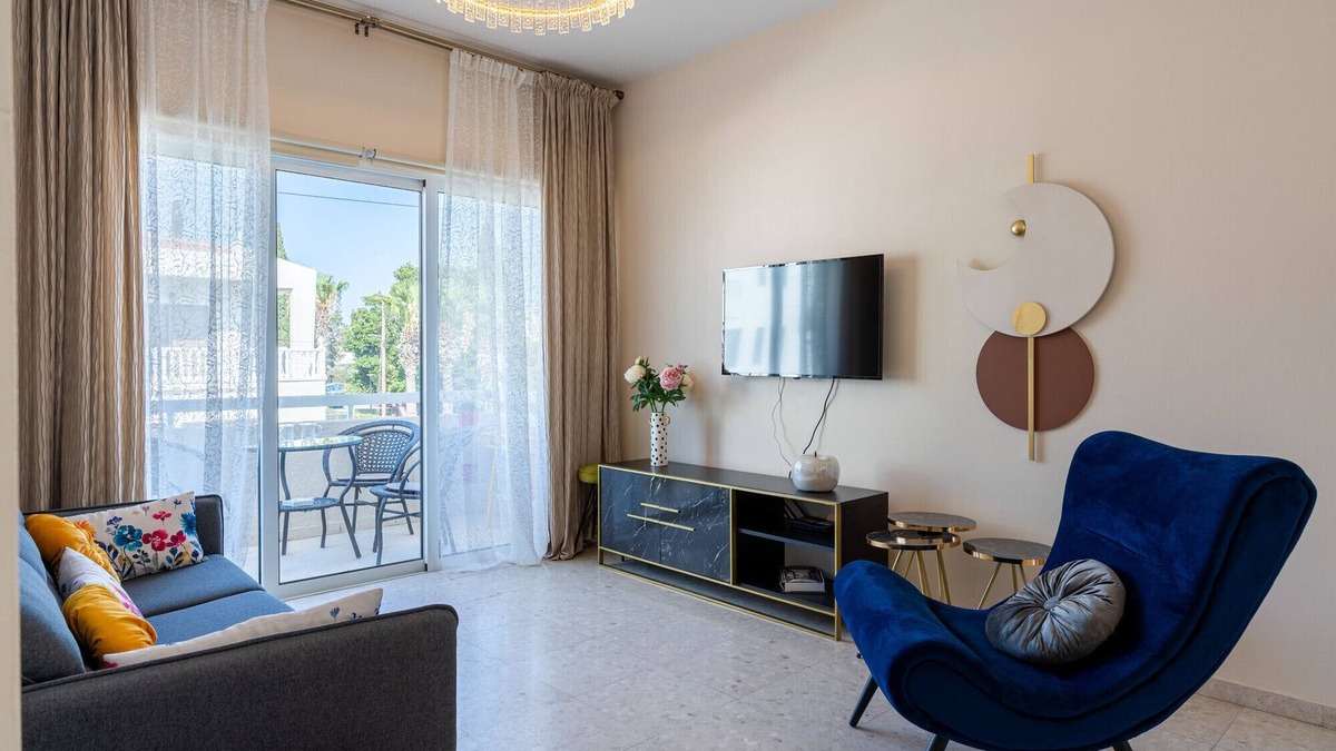 Pyla Apartment | STAY Bloom Apartment