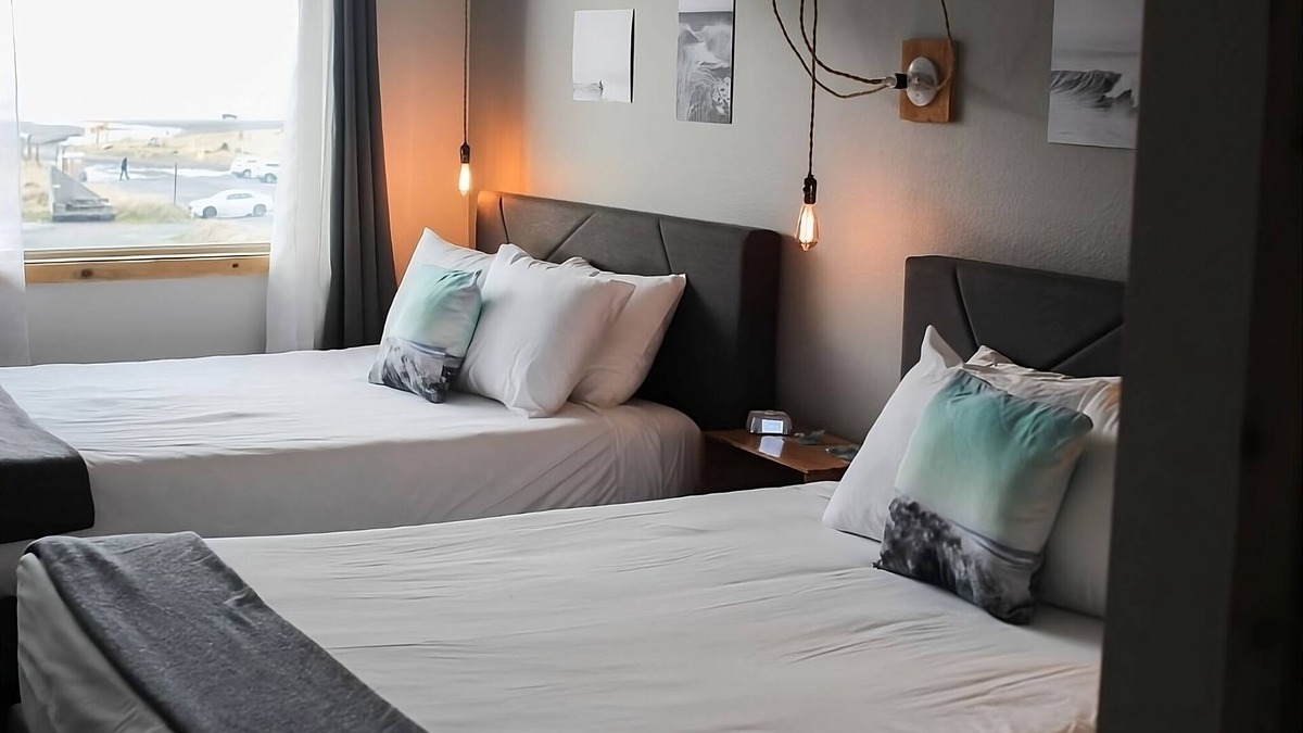 Long Beach Hotel | Stay Close to Long Beach Peninsula! 2 Relaxing Units, Pet-friendy, Indoor Pool!