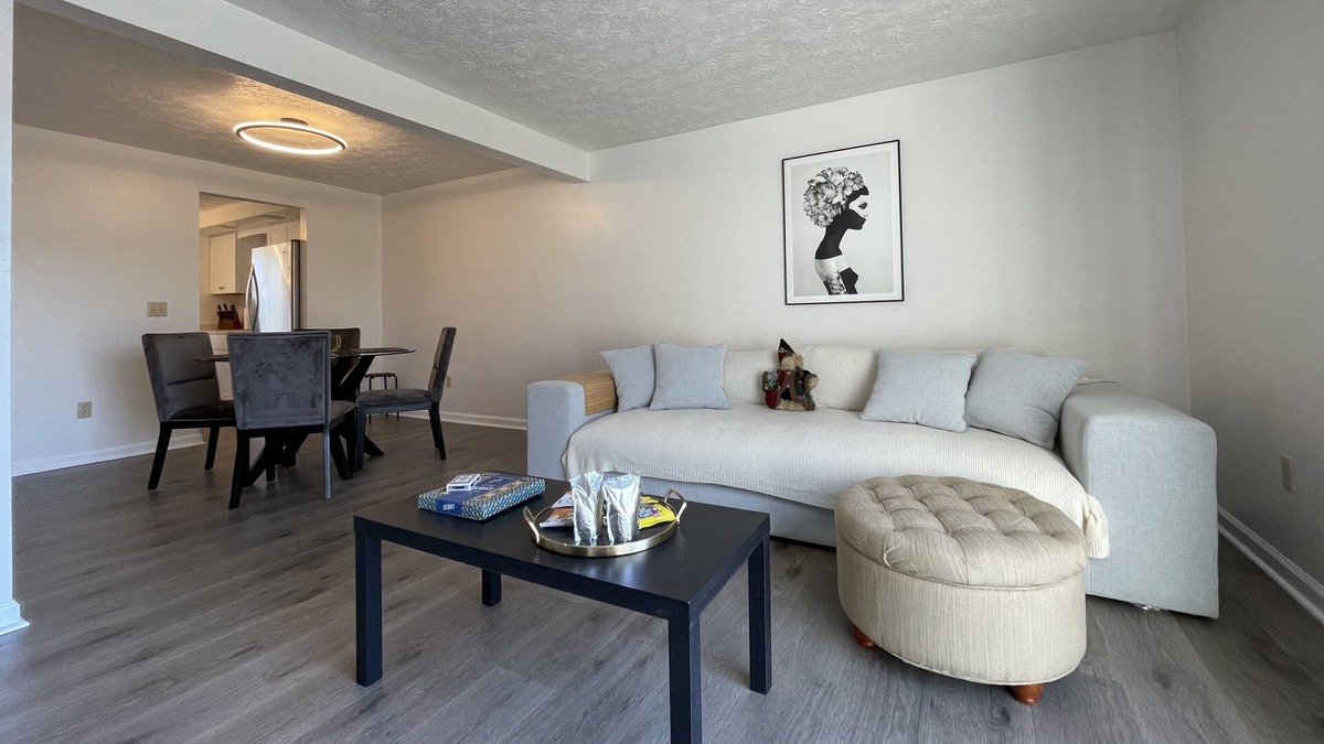 Fairport House | Stay comfortably with the whole family, in a quiet and safe neighborhood